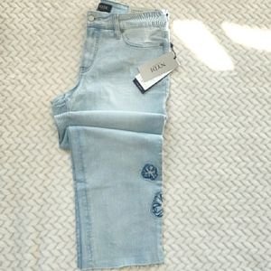 NWT NYDJ Petite Flower Embellishments Straight Ankle Jeans